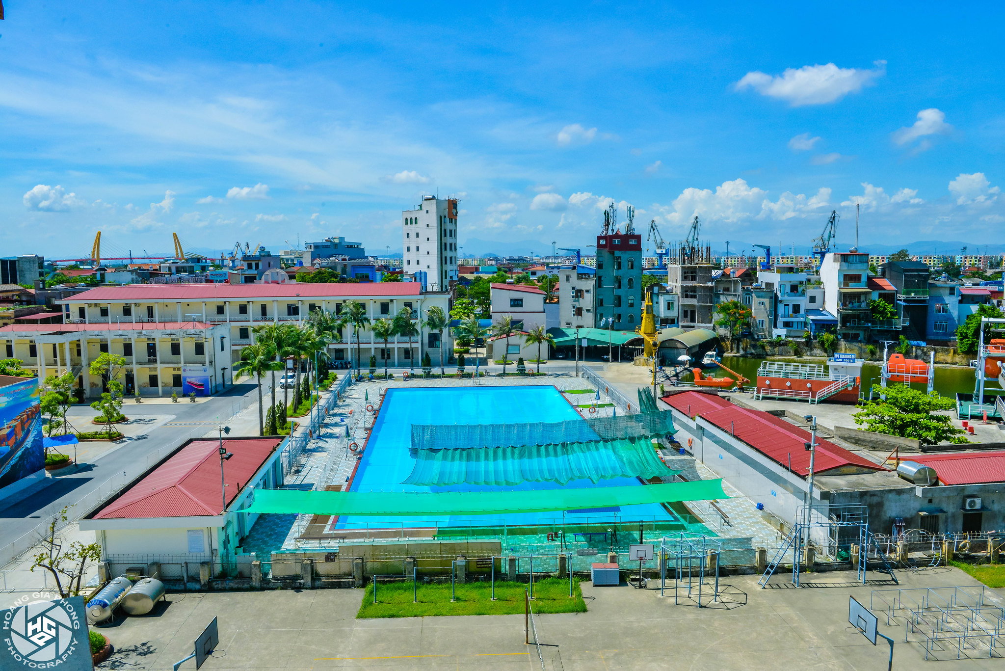 Cơ Sở Vật Chất Hiện Đại, Tiện Nghi
